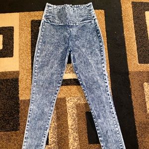 High Wasted Bleach Jeans
